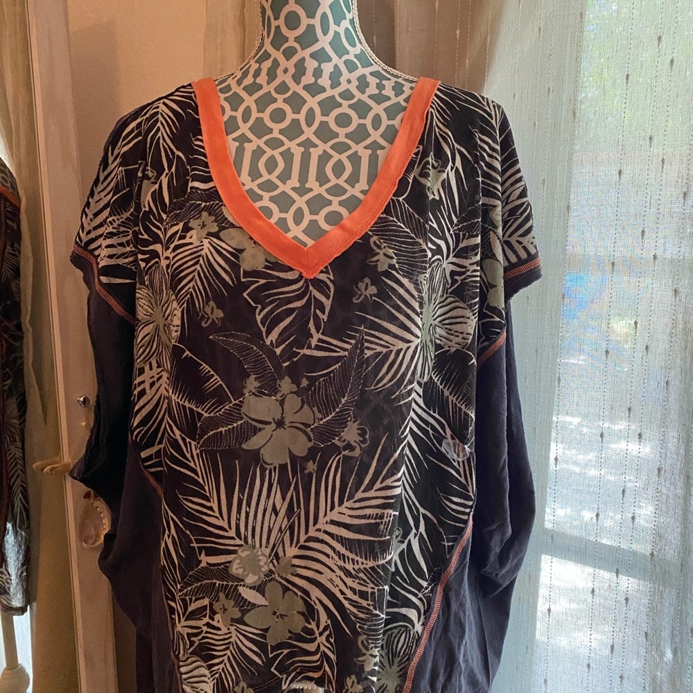 Free People tropical print blouse. Flattering fit